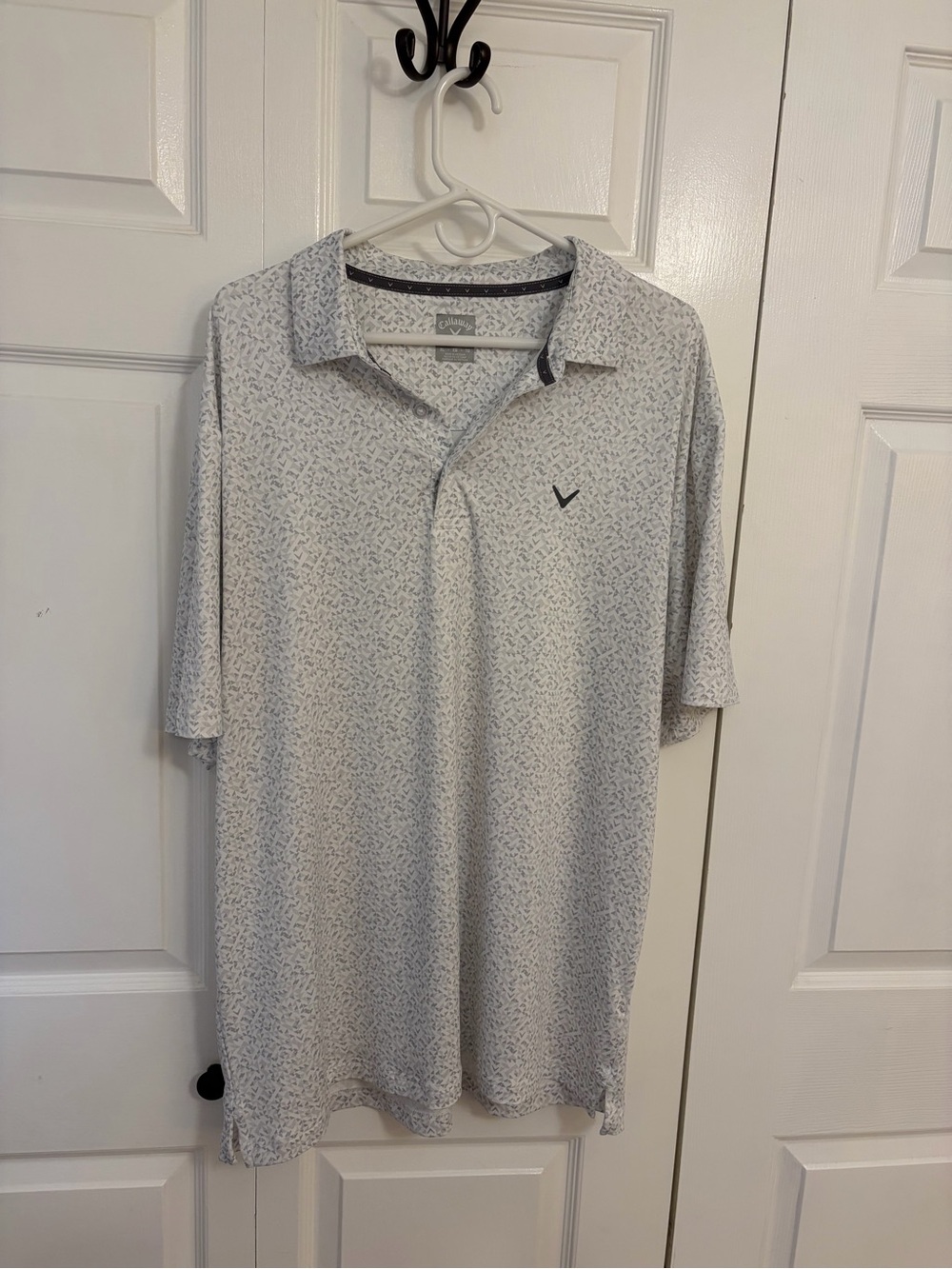 Callaway Men’s White Microprint Polo with Navy Logo